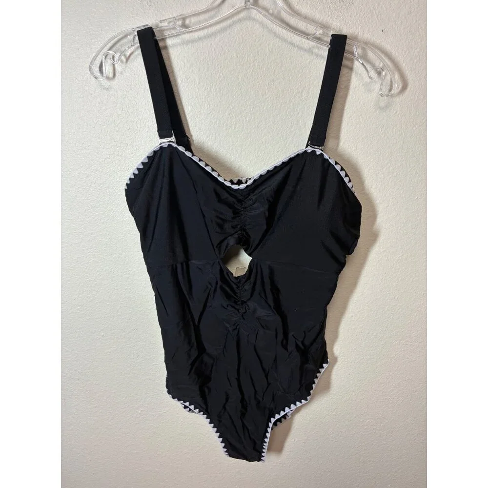 NWOT One Piece Swimsuit Summer Beach Vacation Black Size XL